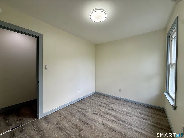 22 Hawthorne Ave — Photo 13