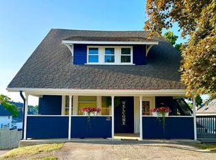 213 Belvedere Ave, Charlevoix, MI 49720