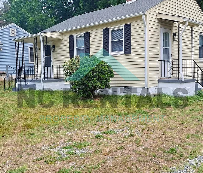 1323 Mayfair Ave — Photo 2