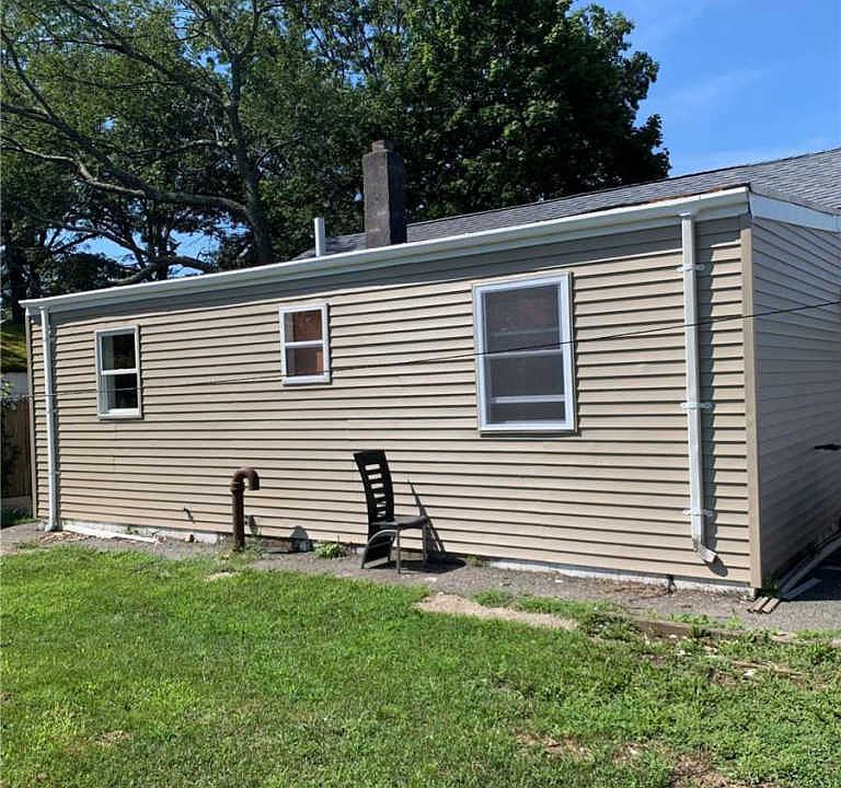 2nd image of 162 Lake Dr
