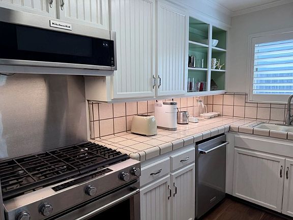 5th image of 1604 Amherst Way