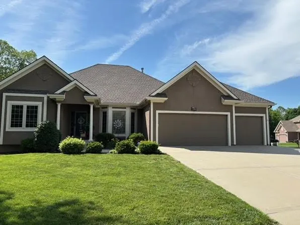 8830 N Glenwood Ave, Kansas City, MO 64157