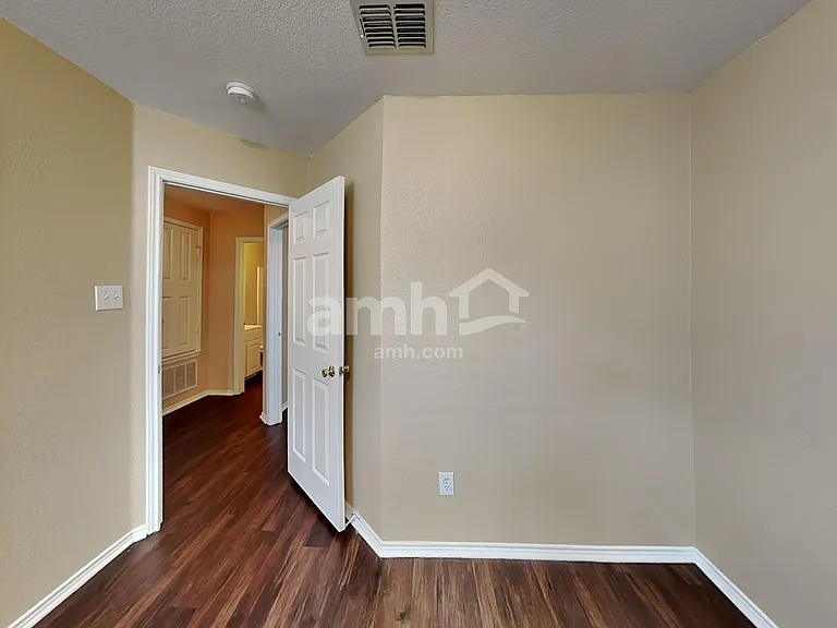 11809 Bobcat Dr — Photo 16