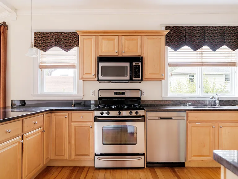 2 Peabody Rd — Photo 10