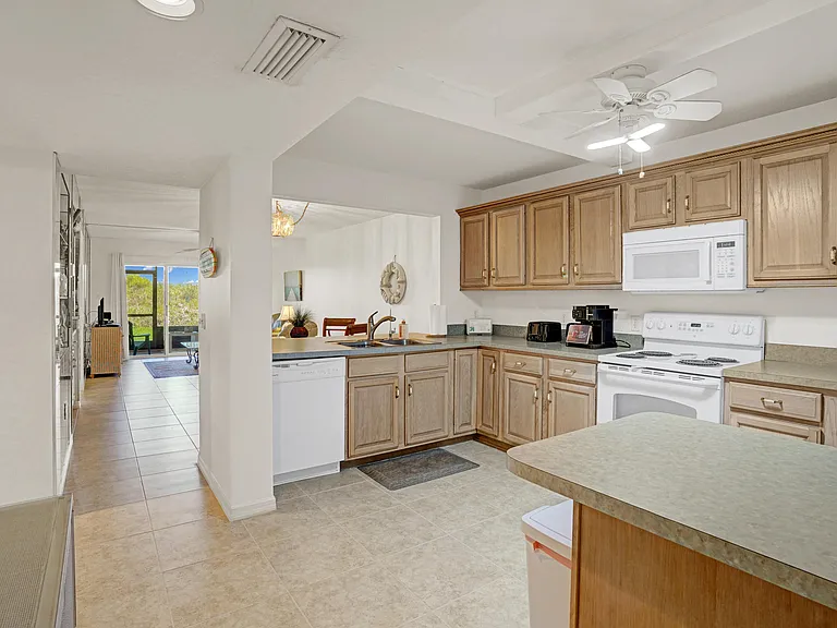 10200 S Ocean Dr #104 — Photo 4
