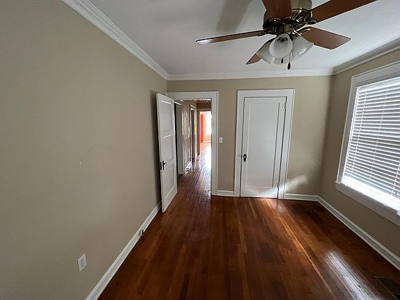 3rd image of 605 Gladstone Blvd