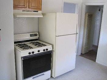 5th image of 3409 Waller Ave