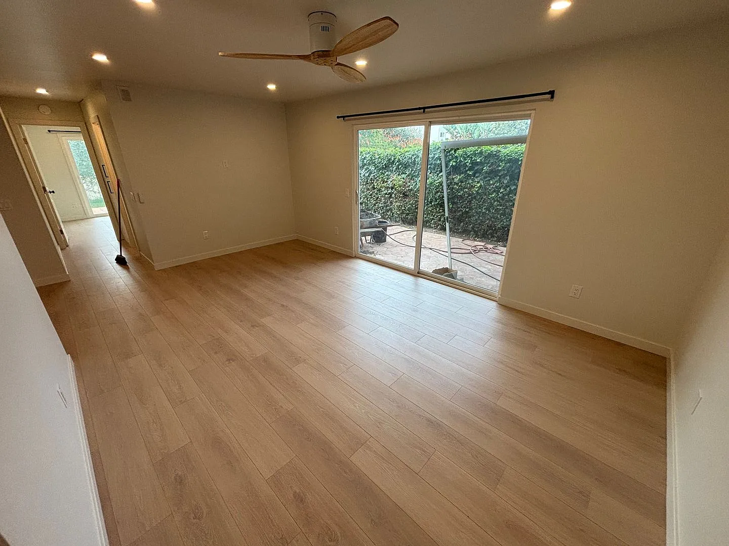 Laguna Drive — Photo 3