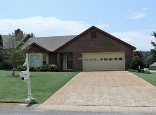 202 Westmeade Ct, Florence, AL 35630