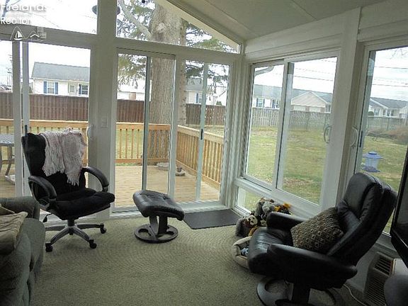 3rd image of 35 Beechwood Dr