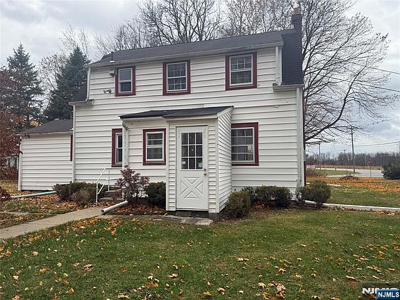 2nd image of 181 White Lake Rd