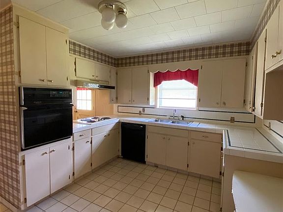 4th image of 175 Ashley Road 23