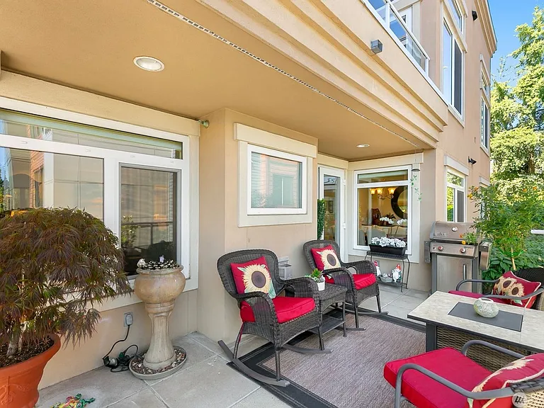 2100 Thorndyke Ave W #101 — Photo 17