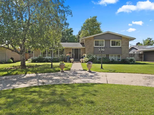 2524 Gabriel Ave, Zion, IL 60099