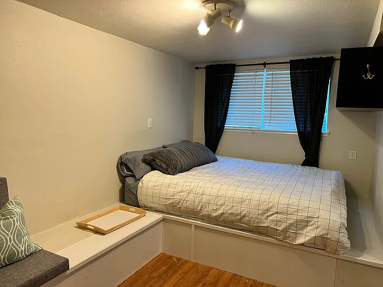 2807 Bush St — Photo 7