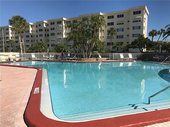 2nd image of 4650 Cove Cir APT 205
