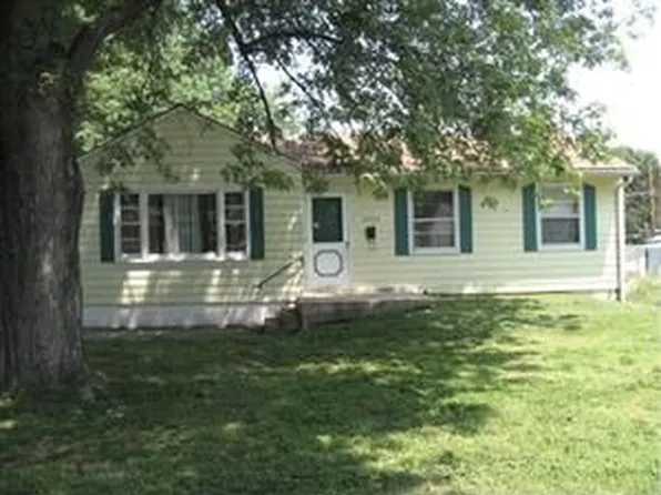 10206 Prince Dr, Saint Louis, MO 63136