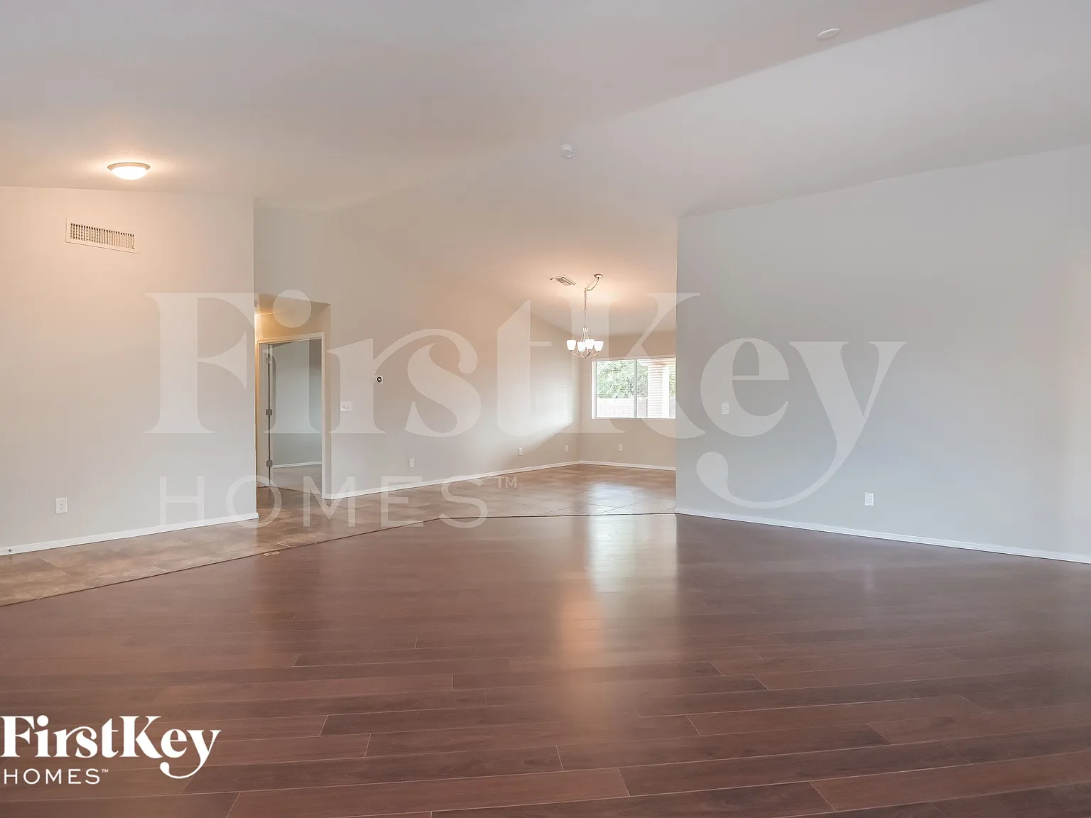 3 bed, 2.0 bath, 1695 sqft, $2,255 — Photo 3