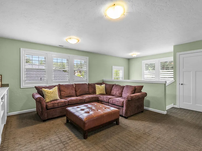 19178 Park Commons Dr — Photo 28