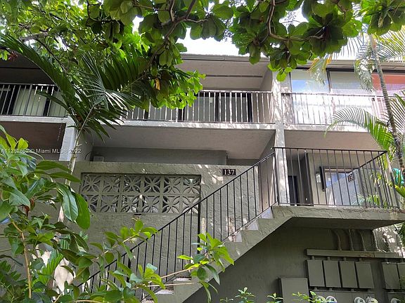2nd image of 980 NW North River Dr #37