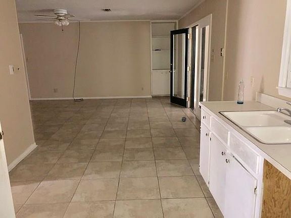 5th image of 6225 Parkwood Dr W