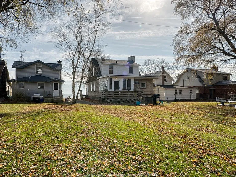 1049 Heritage Rd — Photo 35
