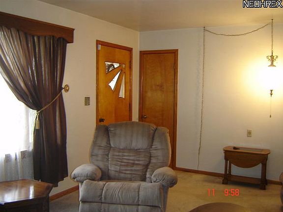 2nd image of 345 E Wood St