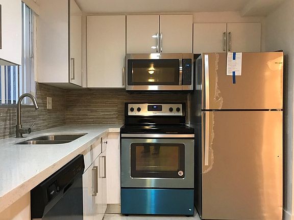 4th image of 9375 Fontainebleau Blvd APT L210
