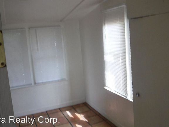 4th image of 3311 E Bermuda St #8435022
