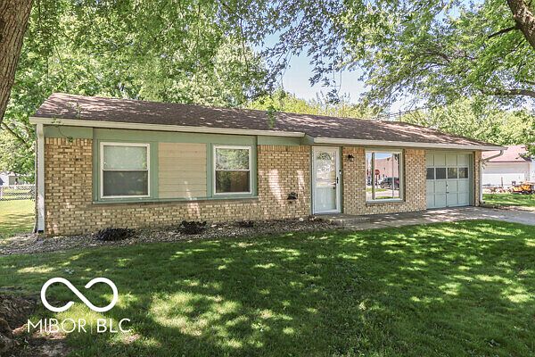 1st image of 18 Maple Dr