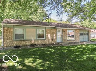 18 Maple Dr, Bargersville, IN 46106