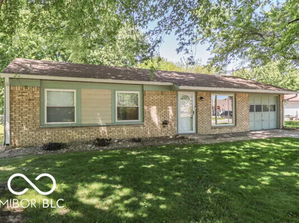 18 Maple Dr, Bargersville, IN 46106
