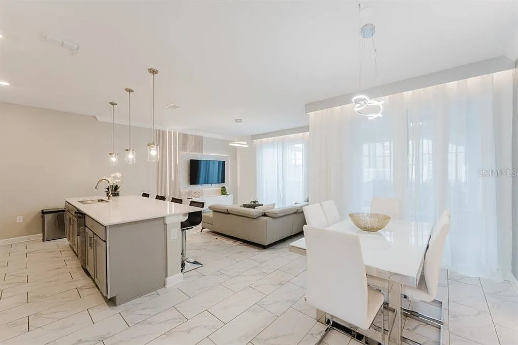 4 bed, 3.0 bath, 1914 sqft, $3,500 — Photo 3