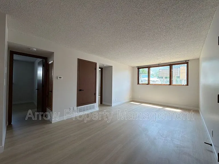2323 T St #7 — Photo 6