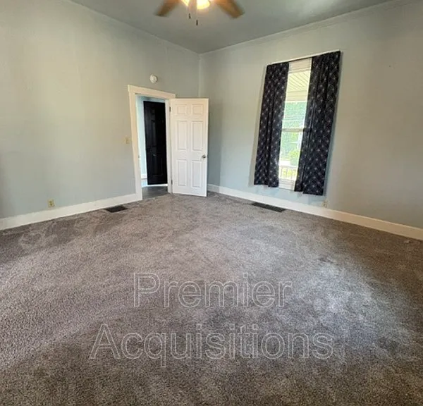 866 Washington Ave #A — Photo 3