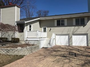 237 Langton Ct, Bloomingdale, IL 60108