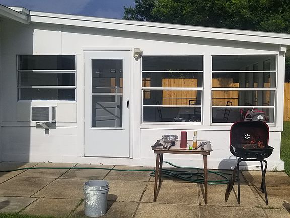 3rd image of 194 Coral Dr SW