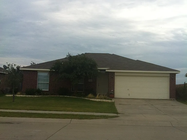1514 Sequoia Dr — Photo 1