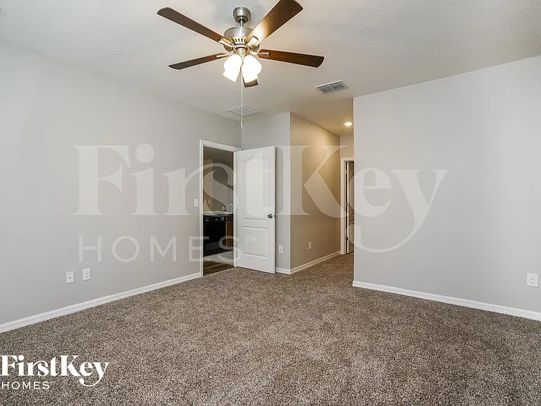 16736 Citrus Pkwy — Photo 9