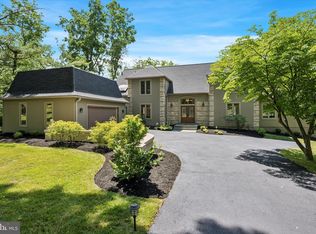 1255 Lakemont Rd, Villanova, PA 19085