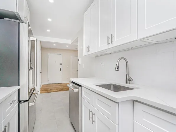 3101 Ocean Parkway image 15 of 39