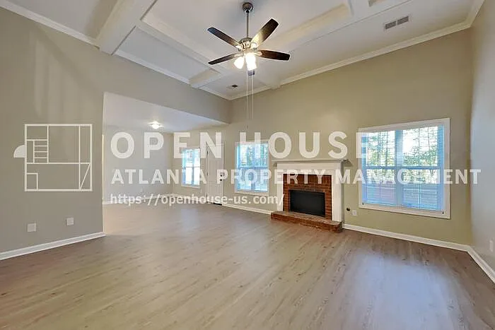 4 bed, 2.5 bath, 2310 sqft, $2,350 — Photo 3