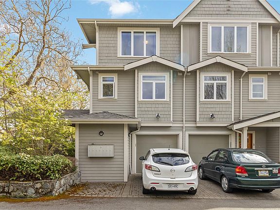 4th image of 2918 Shelbourne St #1