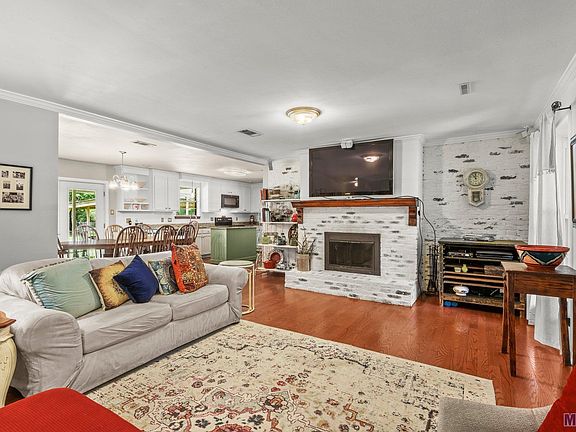 3rd image of 10664 Sherrie Ln
