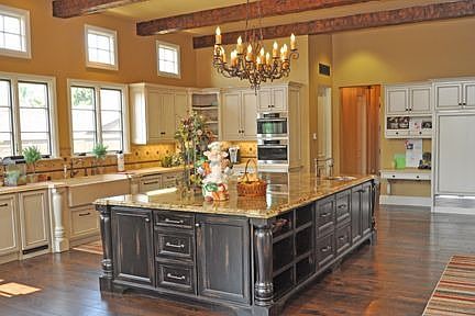 5th image of 1202 Hidden Springs Ln