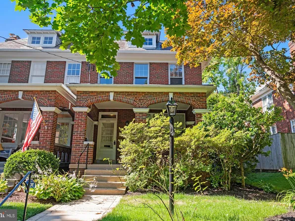 3808 Veazey St NW, Washington, DC 20016