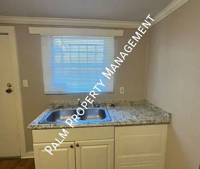 2108 Bulloch St — Photo 5
