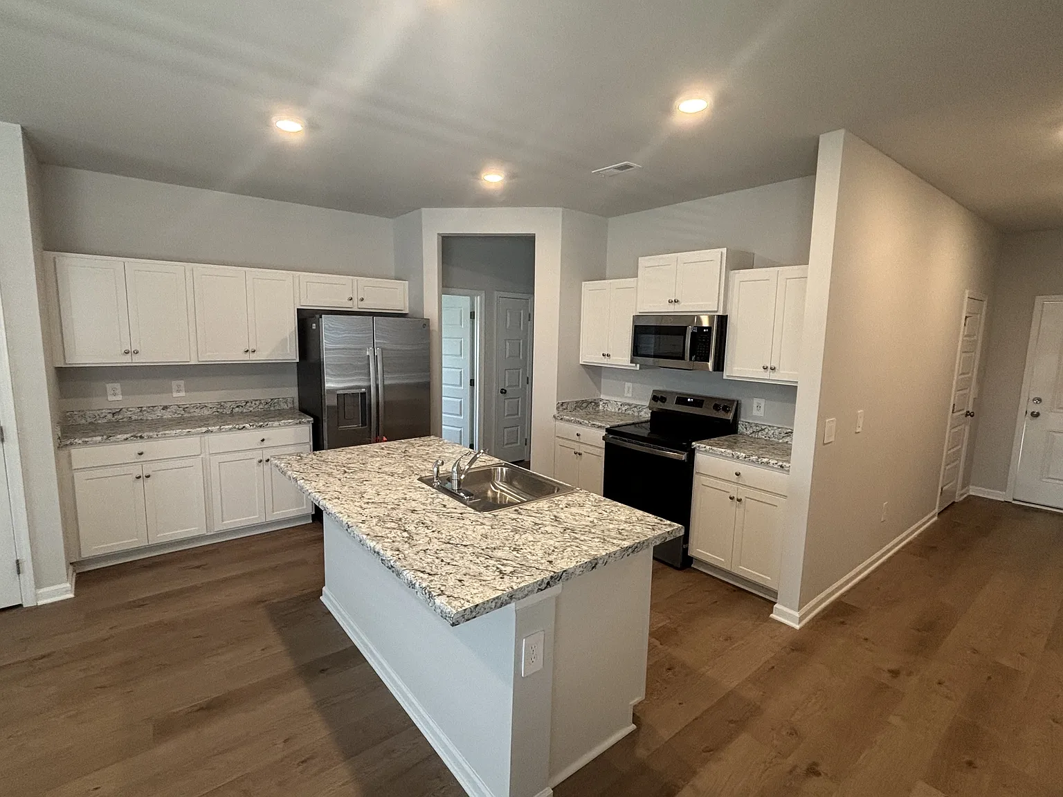 4017 White River - 1 — Photo 2