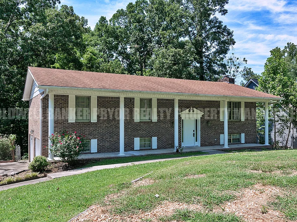 313 Maple Way