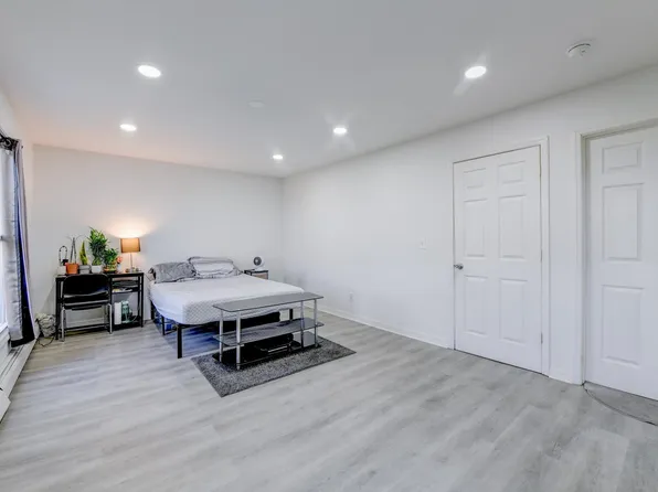 708 Garfield Avenue image 23 of 32